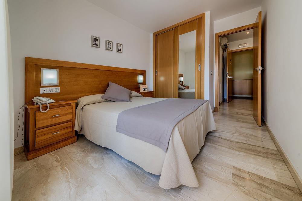 Hotel Apartamentos Loto Conil Conil De La Frontera Eksteriør billede