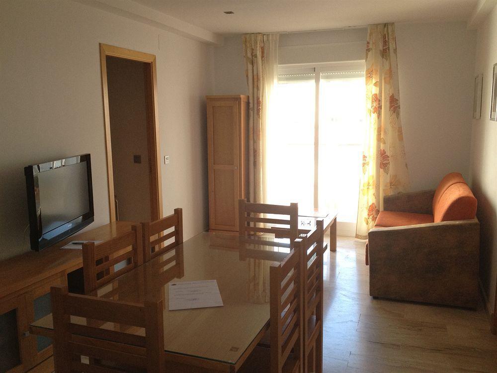 Hotel Apartamentos Loto Conil Conil De La Frontera Eksteriør billede