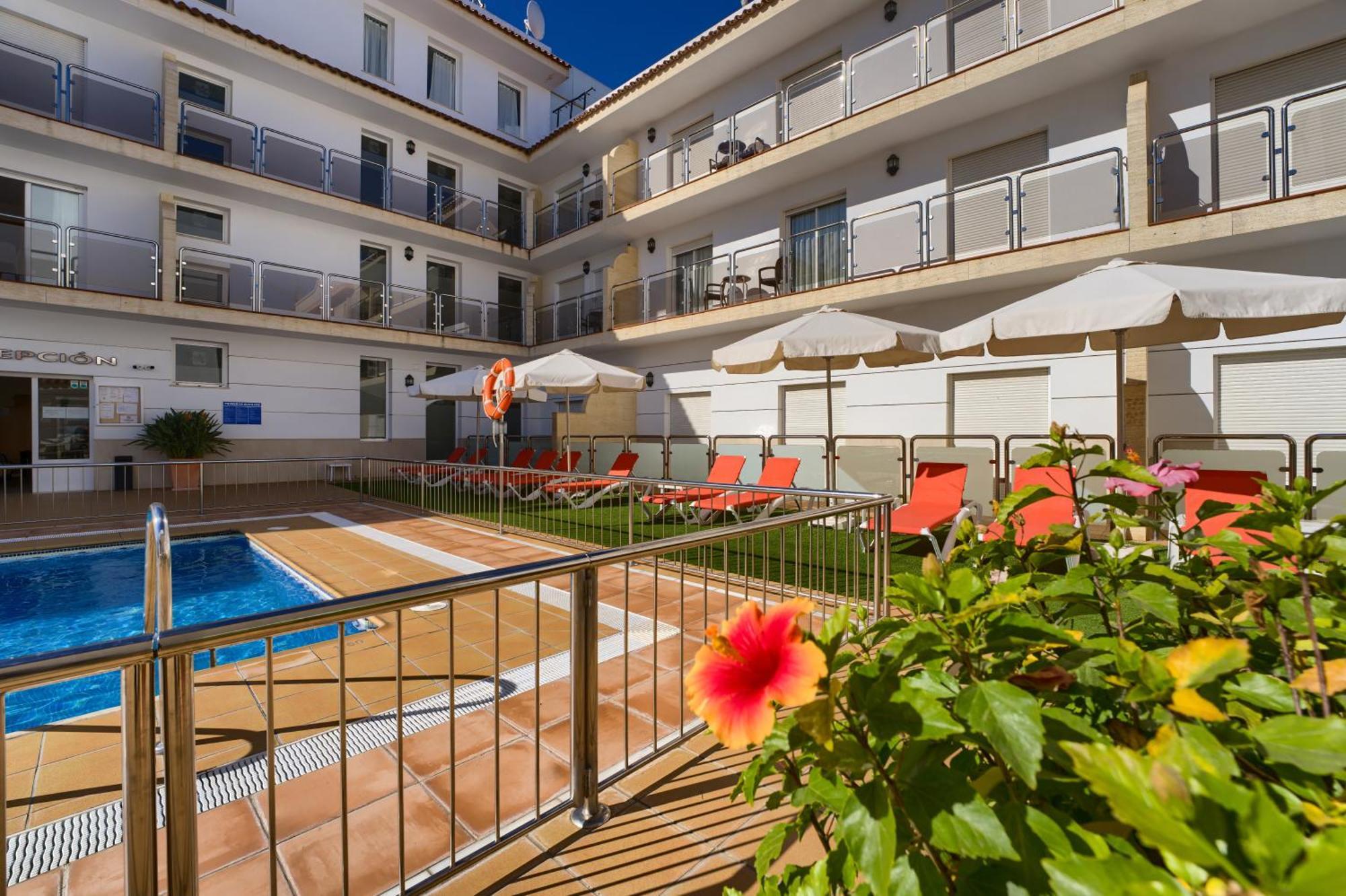 Hotel Apartamentos Loto Conil Conil De La Frontera Eksteriør billede