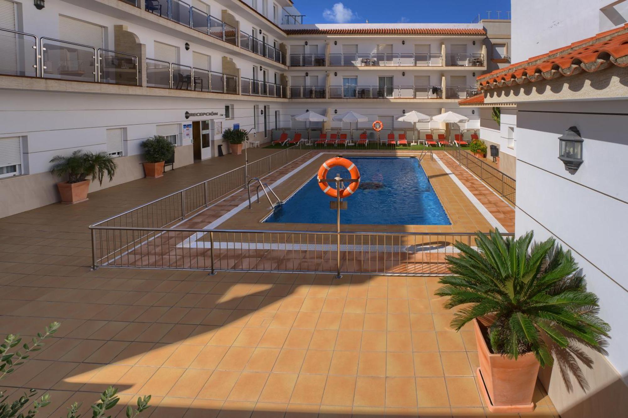 Hotel Apartamentos Loto Conil Conil De La Frontera Eksteriør billede