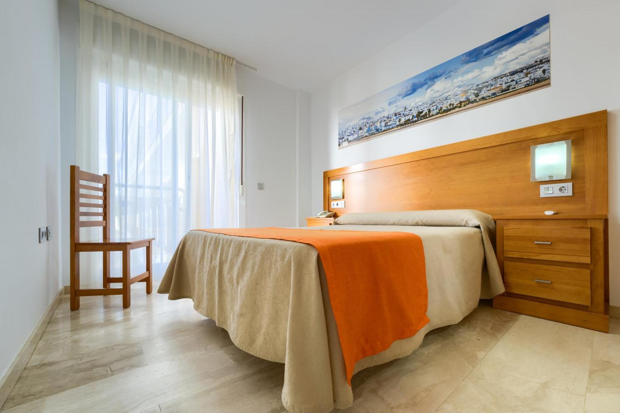 Hotel Apartamentos Loto Conil Conil De La Frontera Eksteriør billede