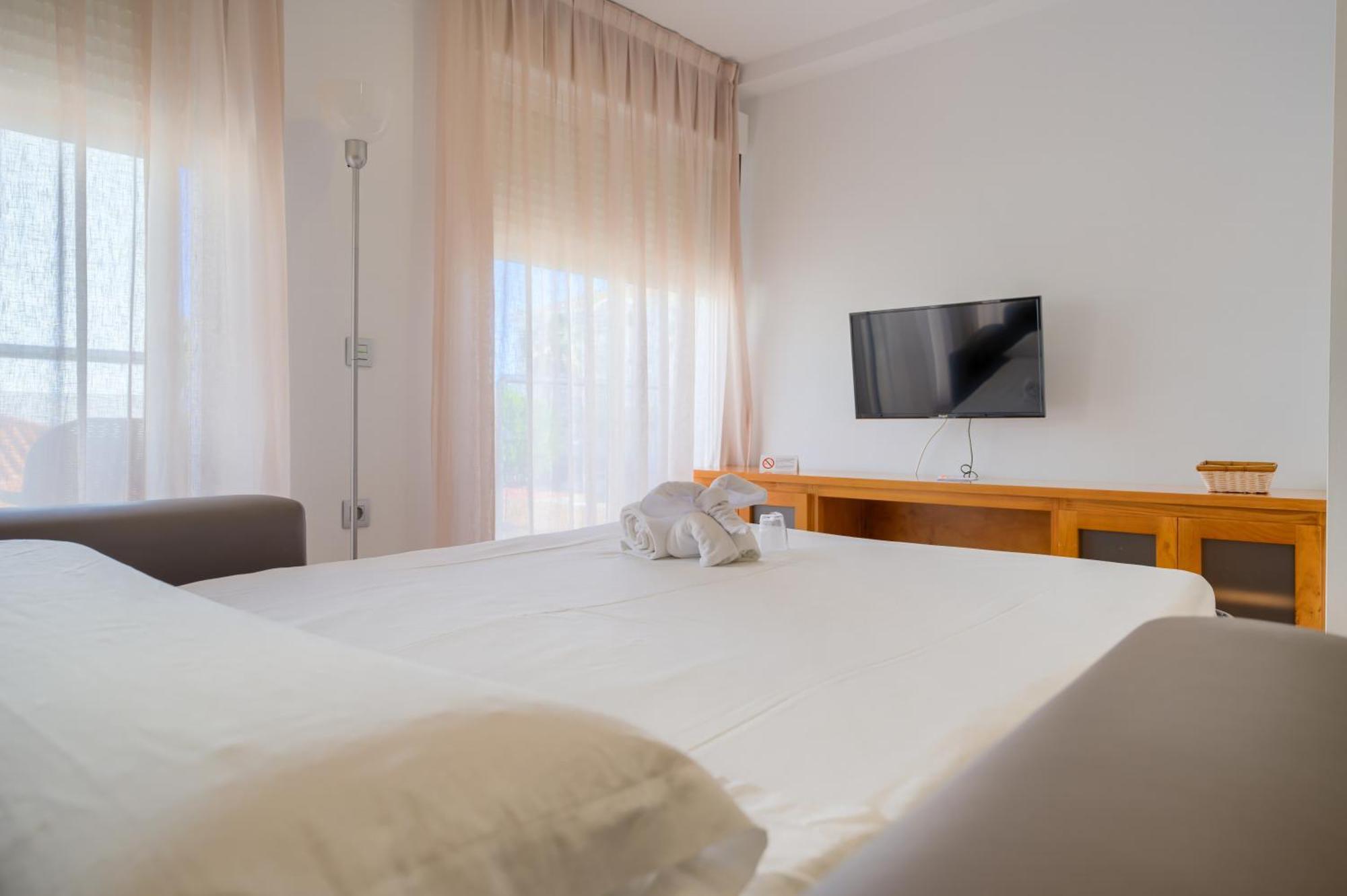 Hotel Apartamentos Loto Conil Conil De La Frontera Eksteriør billede