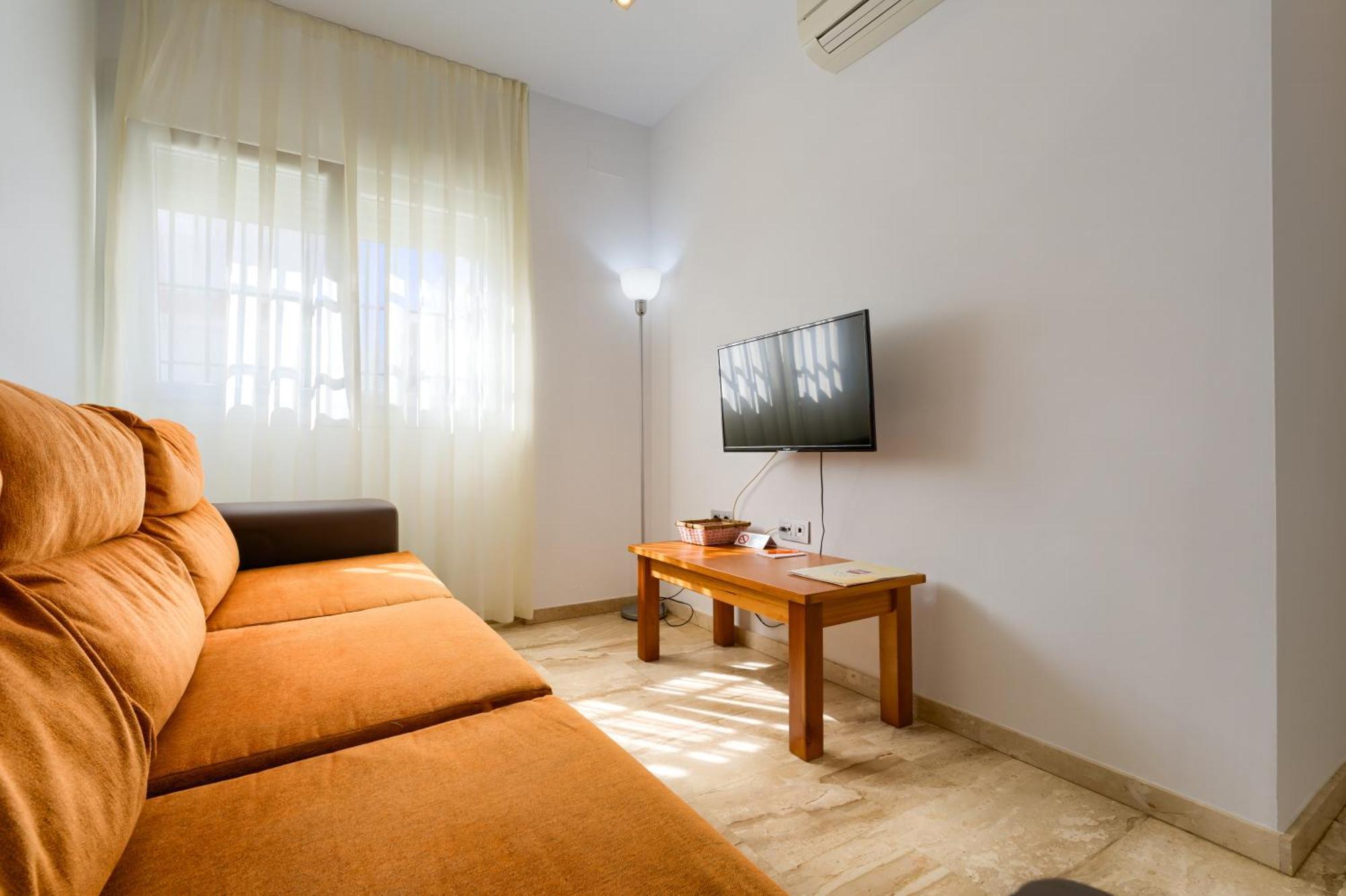 Hotel Apartamentos Loto Conil Conil De La Frontera Eksteriør billede