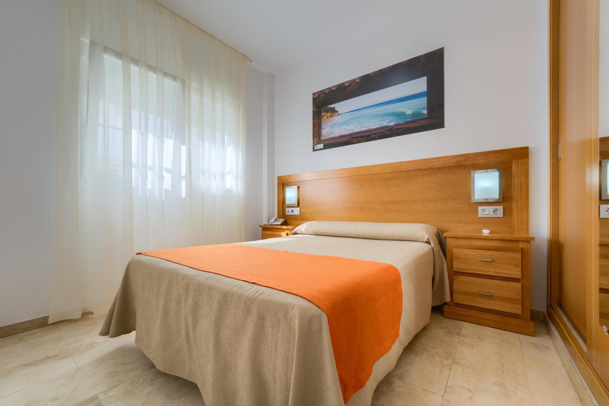 Hotel Apartamentos Loto Conil Conil De La Frontera Eksteriør billede