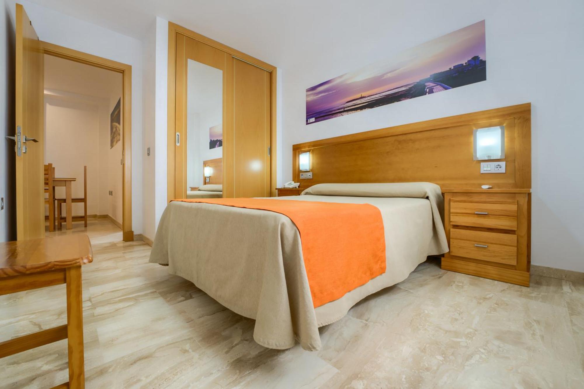 Hotel Apartamentos Loto Conil Conil De La Frontera Eksteriør billede