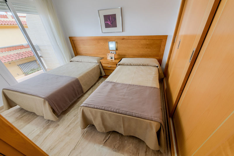 Hotel Apartamentos Loto Conil Conil De La Frontera Eksteriør billede
