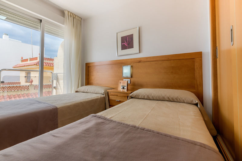 Hotel Apartamentos Loto Conil Conil De La Frontera Eksteriør billede