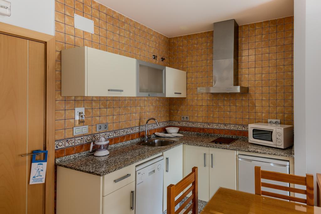 Hotel Apartamentos Loto Conil Conil De La Frontera Eksteriør billede