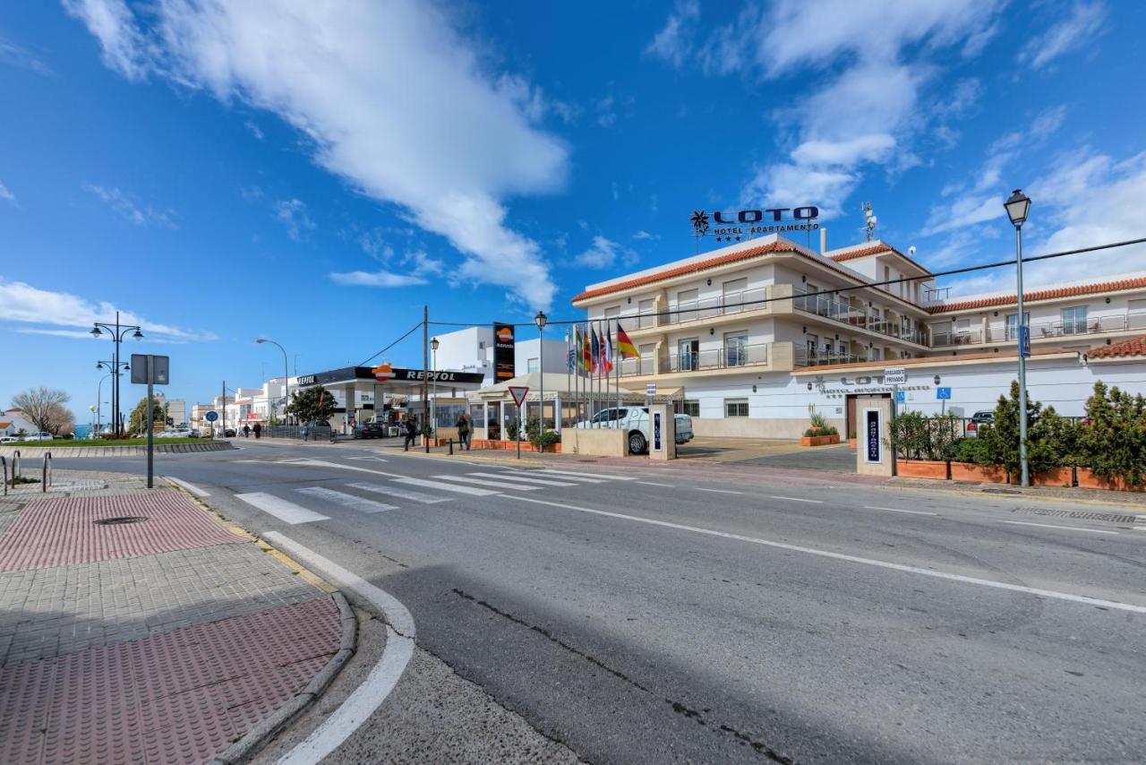 Hotel Apartamentos Loto Conil Conil De La Frontera Eksteriør billede