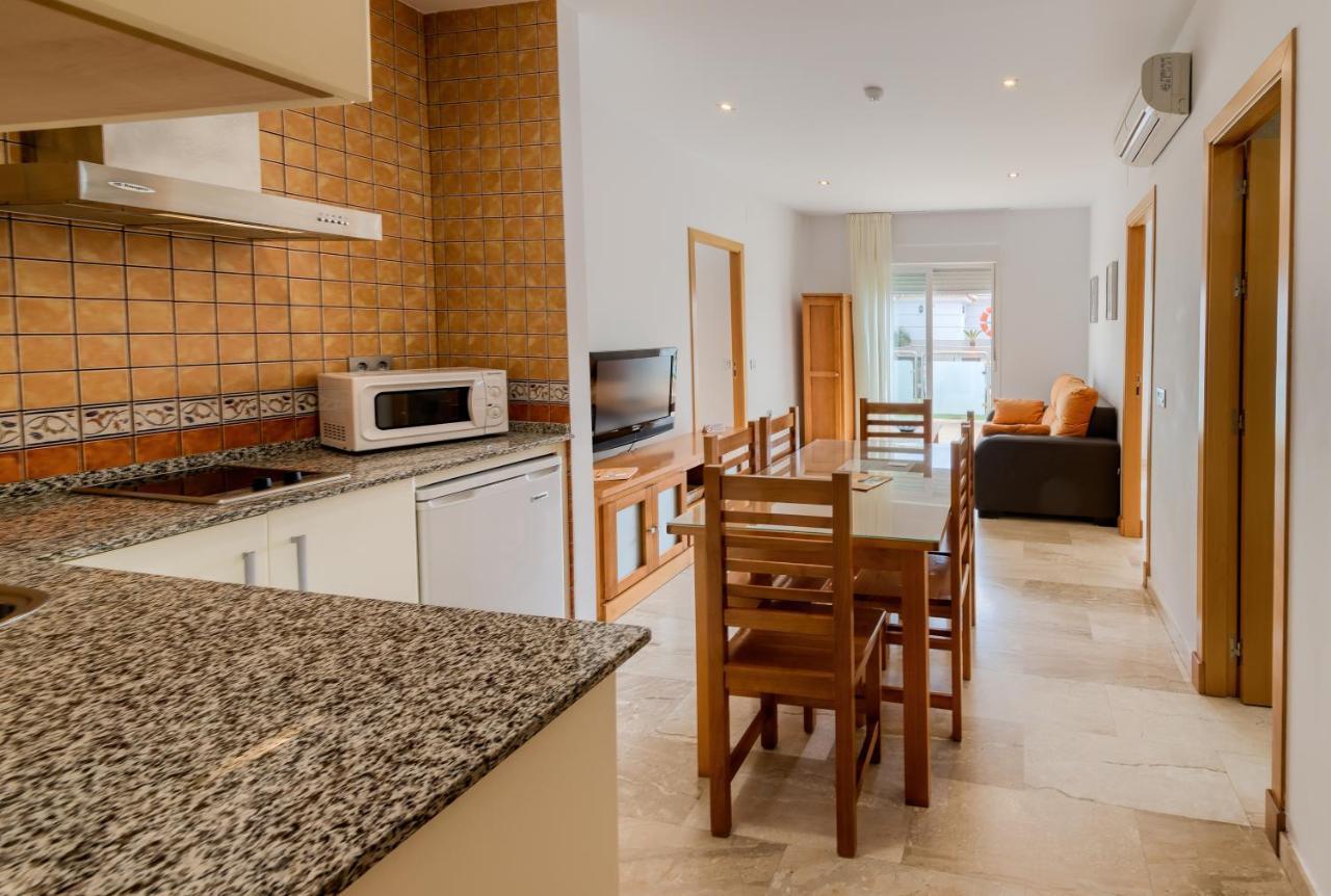 Hotel Apartamentos Loto Conil Conil De La Frontera Eksteriør billede